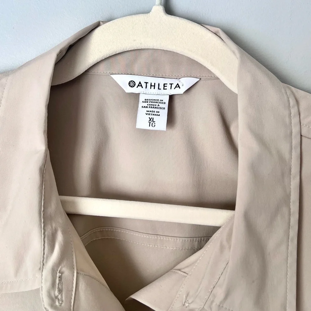 Athleta Midday Ultra Cropped Shirt | Khaki | Size XL